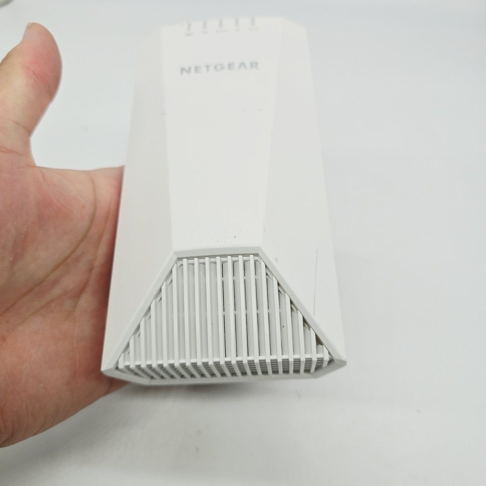 Netgear EX7500 Nighthawk X4S AC2200 Tri-Band Wi-Fi Mesh Range Extender White - Picture 2 of 6